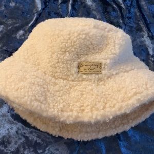 Sherpa bucket hat